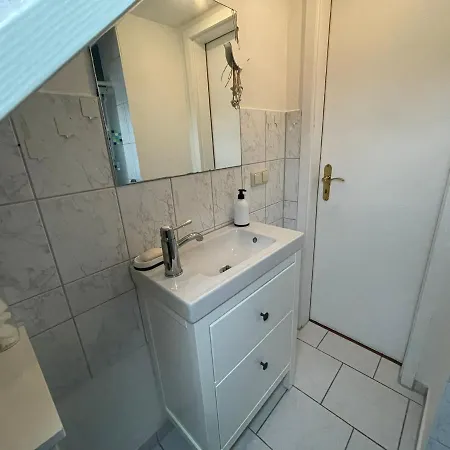 Appartamento 7-24 Self-check-in - 120qm - 5 - 2 Bathrooms - Kitchen - Free Parking - Yihapartment Hannover