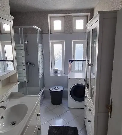 Appartement 7-24 Self-check-in - 120qm - 5 - 2 Bathrooms - Kitchen - Free Parking - Yihapartment