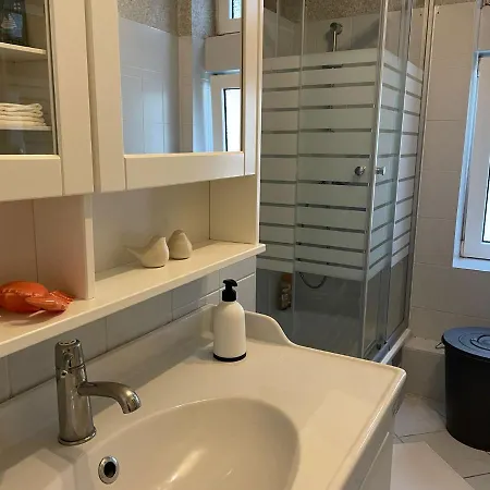 Lägenhet 7-24 Self-check-in - 120qm - 5 - 2 Bathrooms - Kitchen - Free Parking - Yihapartment Hannover