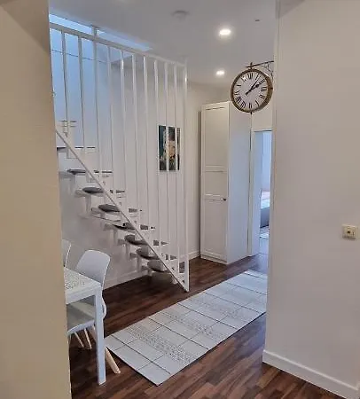 Apartament 7-24 Self-check-in - 120qm - 5 - 2 Bathrooms - Kitchen - Free Parking - Yihapartment Hanower