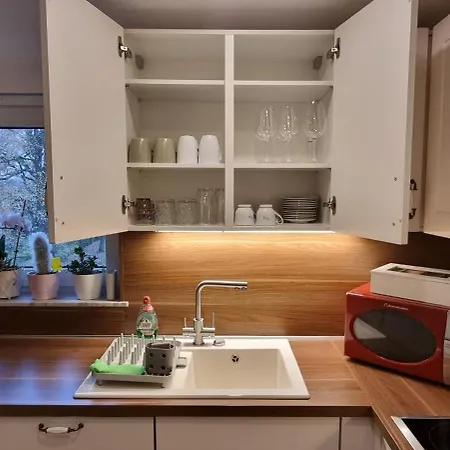 Apartmán 7-24 Self-check-in - 120qm - 5 - 2 Bathrooms - Kitchen - Free Parking - Yihapartment *