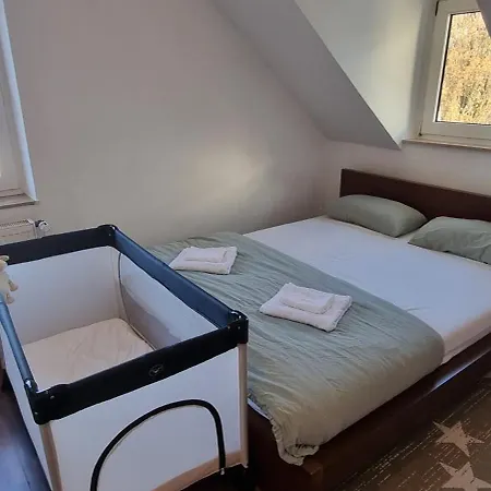 Lägenhet 7-24 Self-check-in - 120qm - 5 - 2 Bathrooms - Kitchen - Free Parking - Yihapartment *